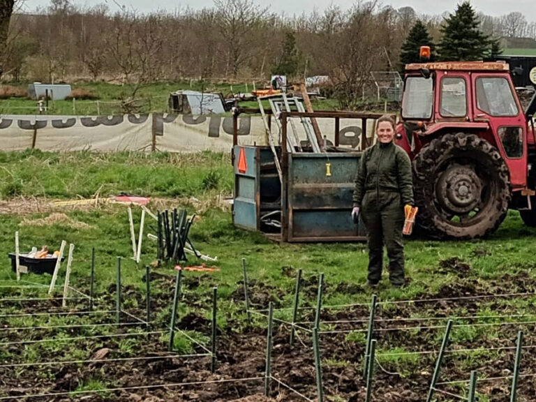 Opmåling til årets skolehaver på Løvegården